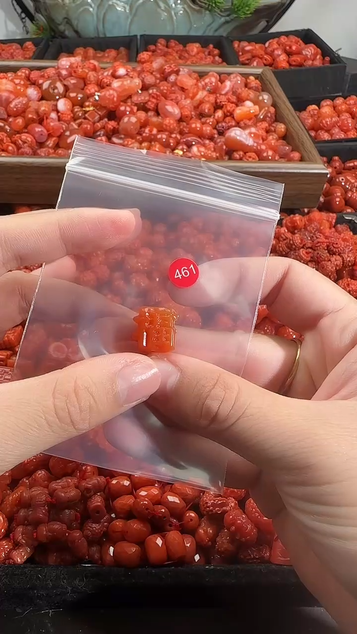 颈饰未镶嵌南红玛瑙1