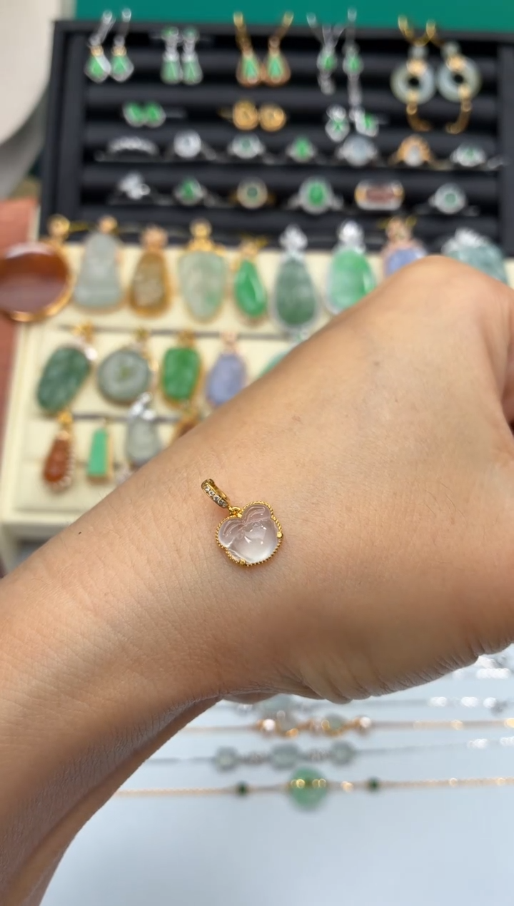 颈饰18K金镶嵌翡翠天然翡翠A货