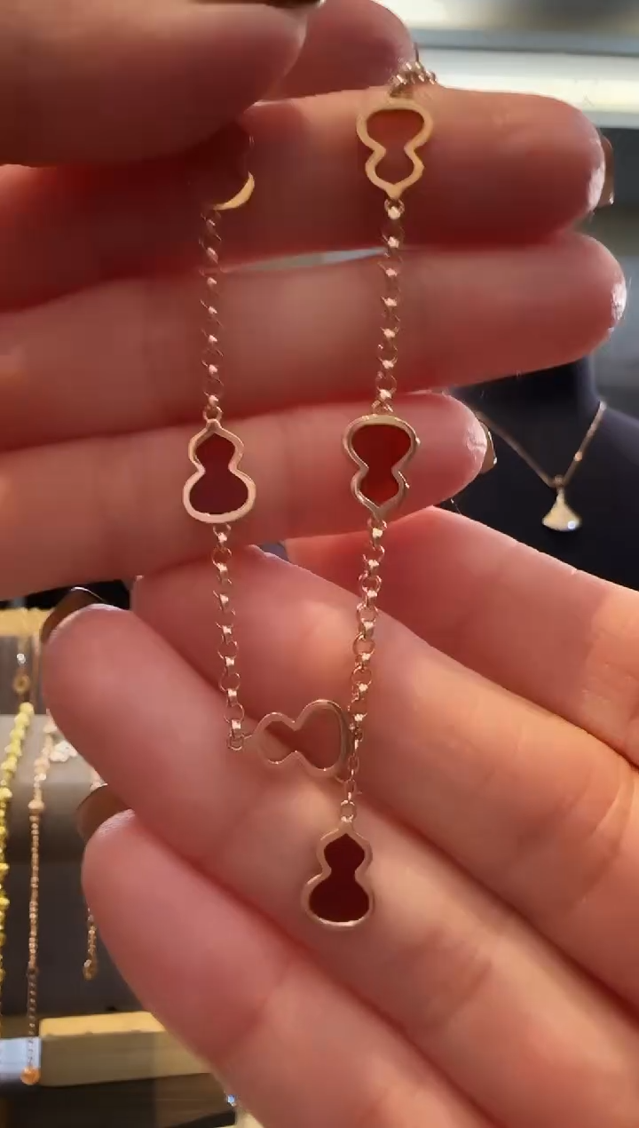 18K金镶嵌定制玛瑙18K金设计款葫芦手链