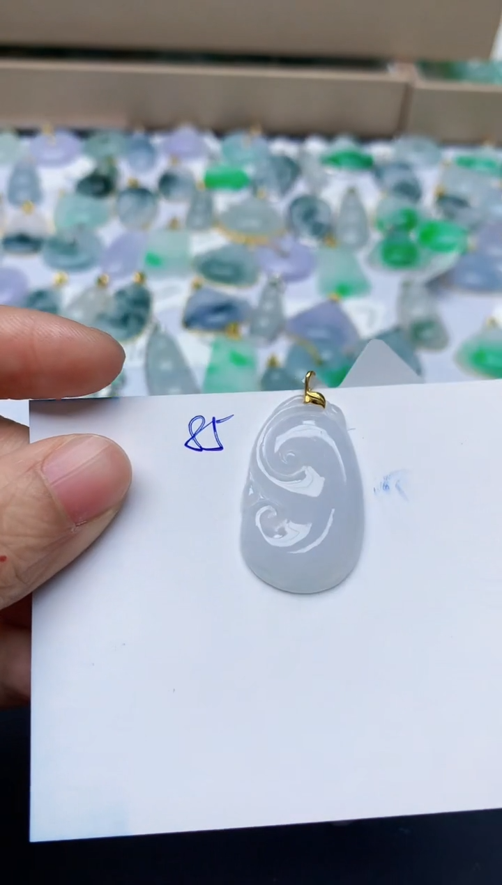 【闪购商品】翡翠颈饰18K金镶嵌天然翡翠A货   