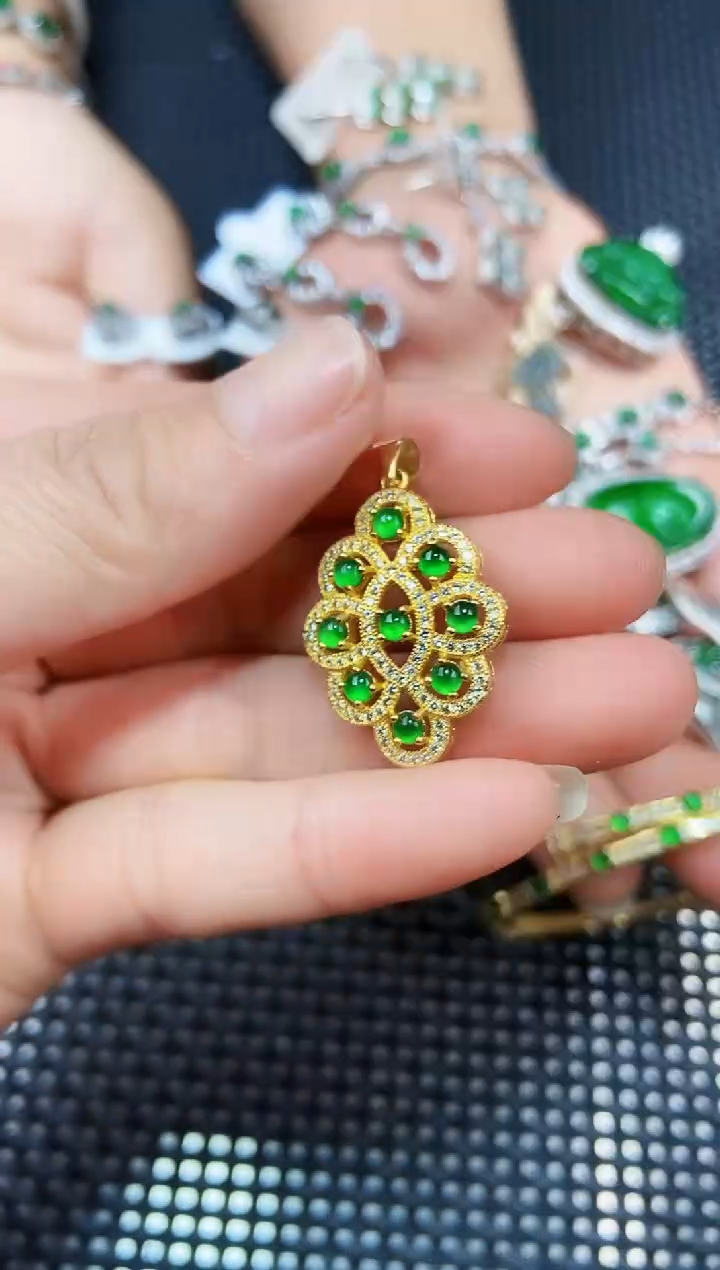 【闪购商品】翡翠吊坠(不含链)未镶嵌111111111