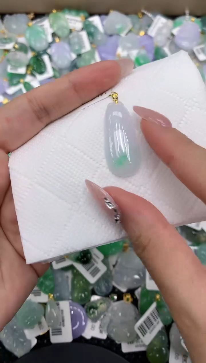 颈饰18K金镶嵌翡翠a货百元一下同包裹多件发出的只收取一单运费