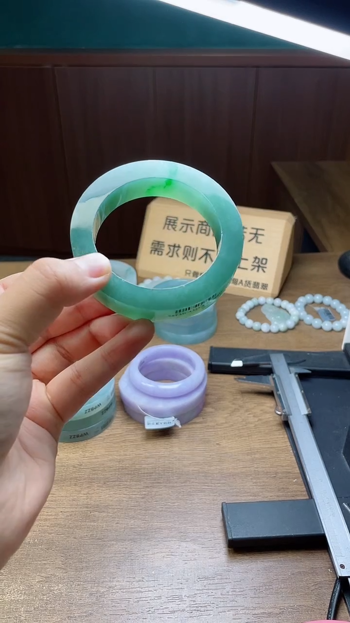 定制翡翠手镯未镶嵌胖*定制