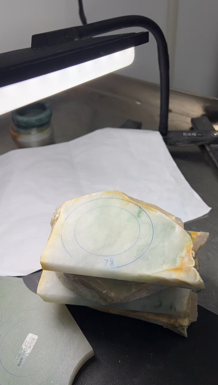 【闪购商品】定制翡翠手镯未镶嵌不退换多样性发一件