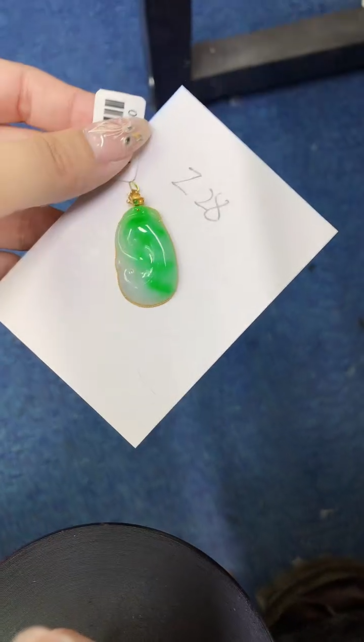 【闪购商品】翡翠颈饰18K金镶嵌0000000000
