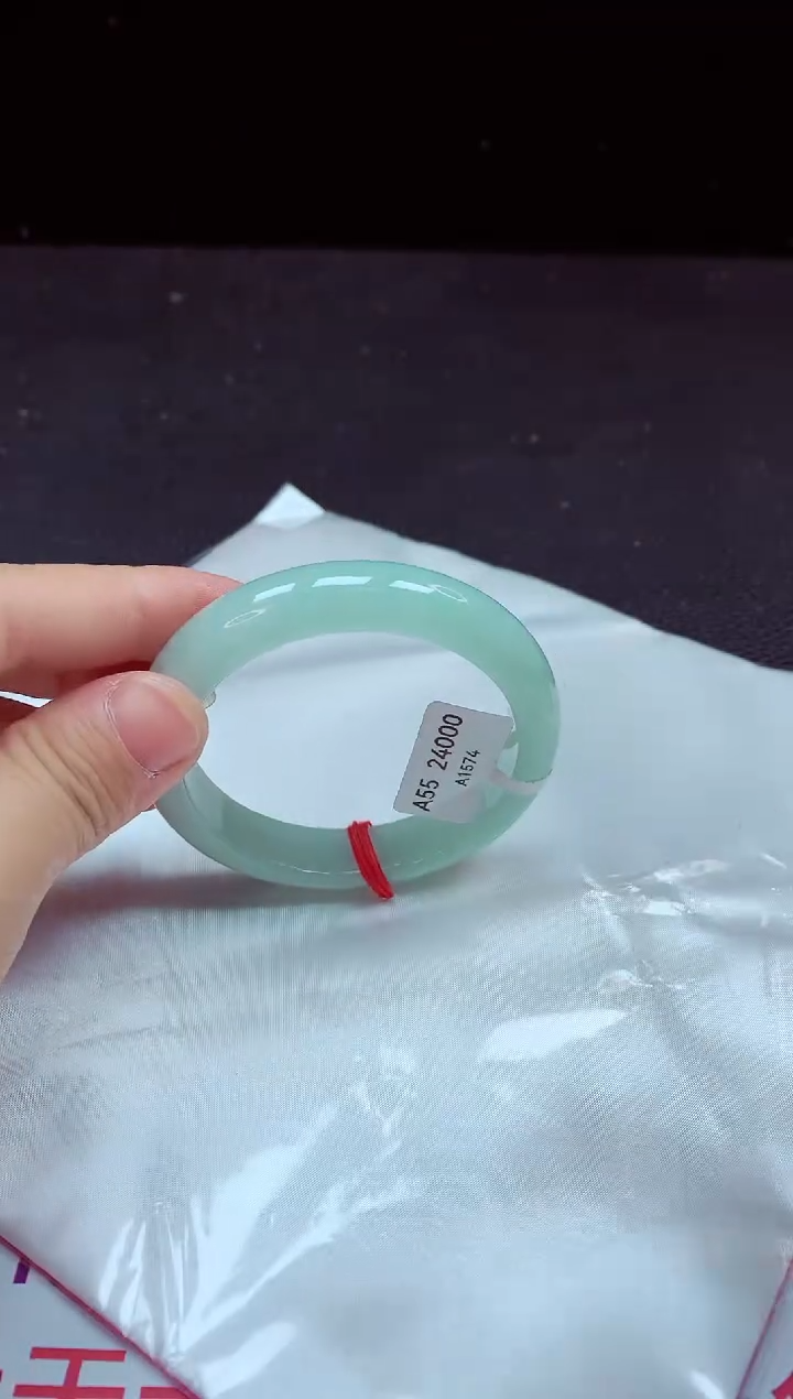 【闪购商品】翡翠手镯未镶嵌镯子55+