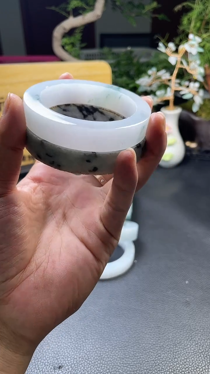 定制翡翠手镯未镶嵌会***鹅发一件