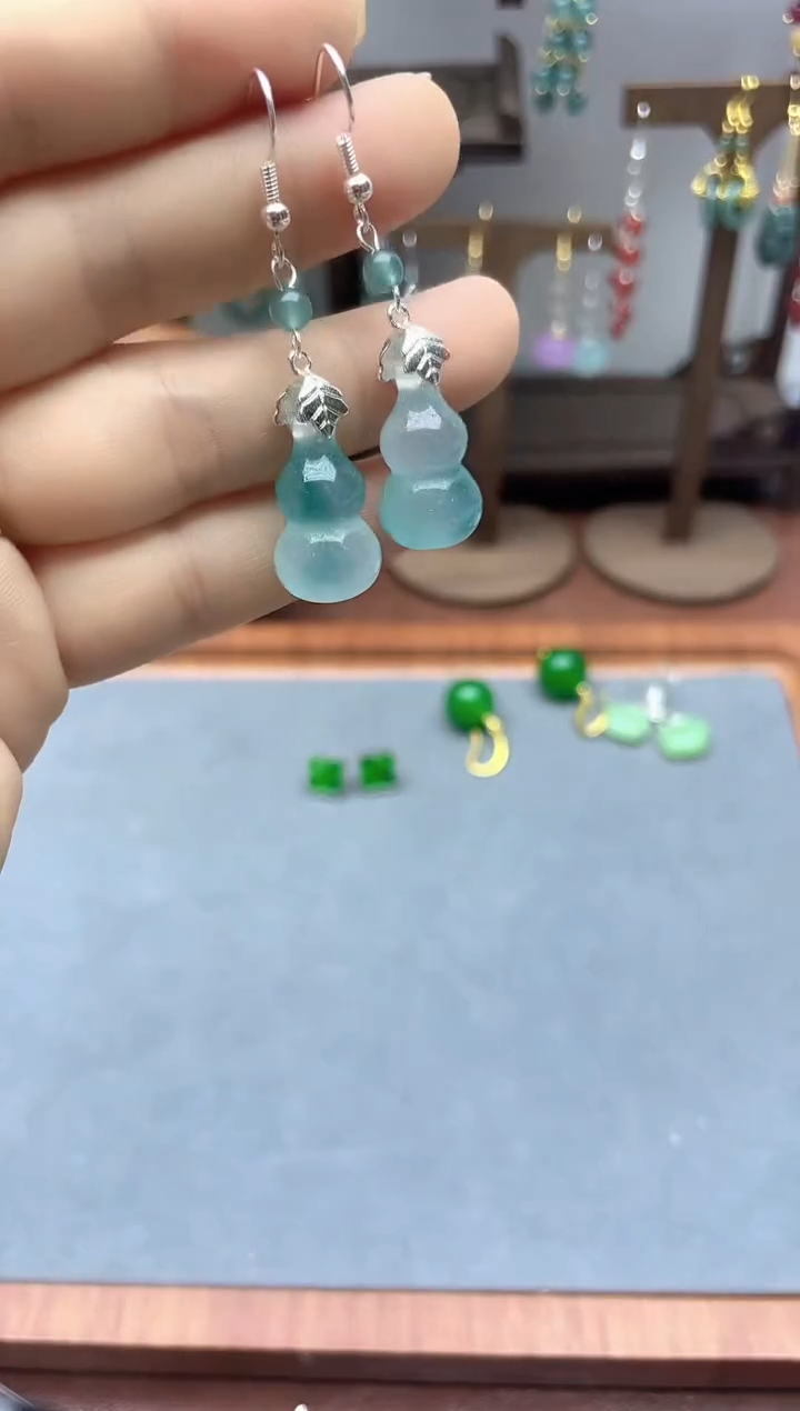 银S925镶嵌翡翠耳饰105000