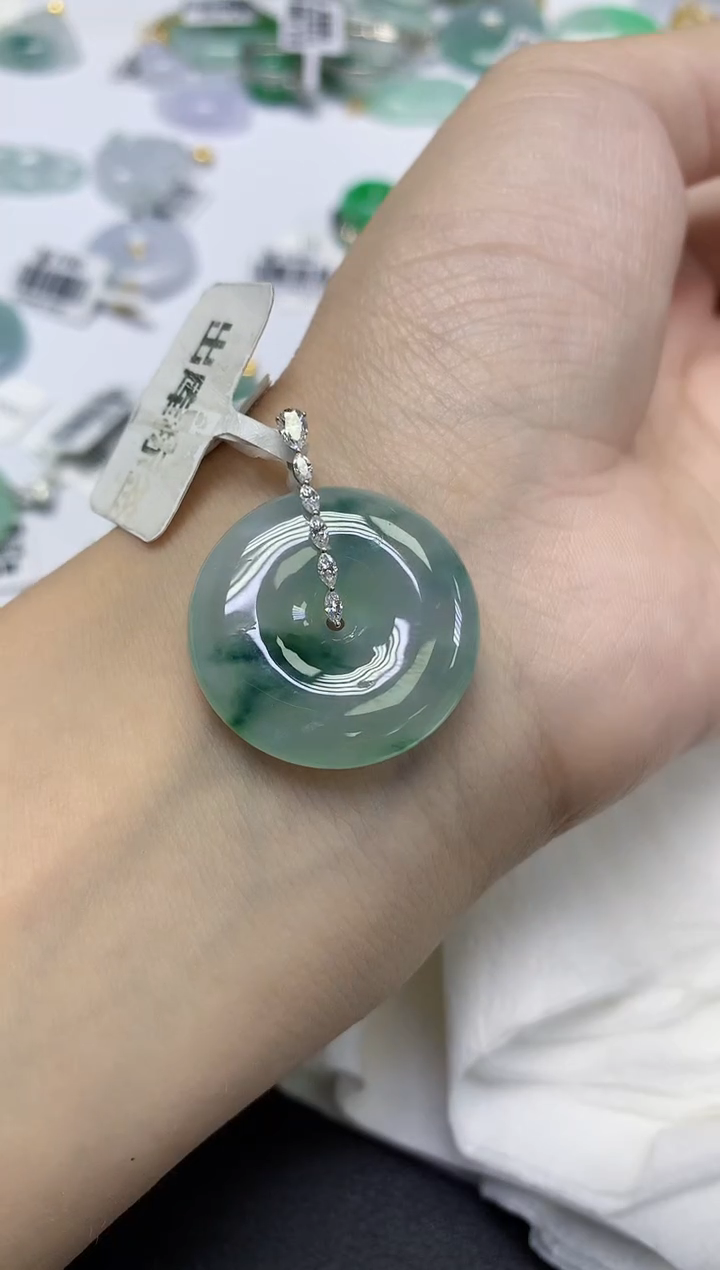 颈饰18K金镶嵌翡翠天然缅甸翡翠A货多样性发一件