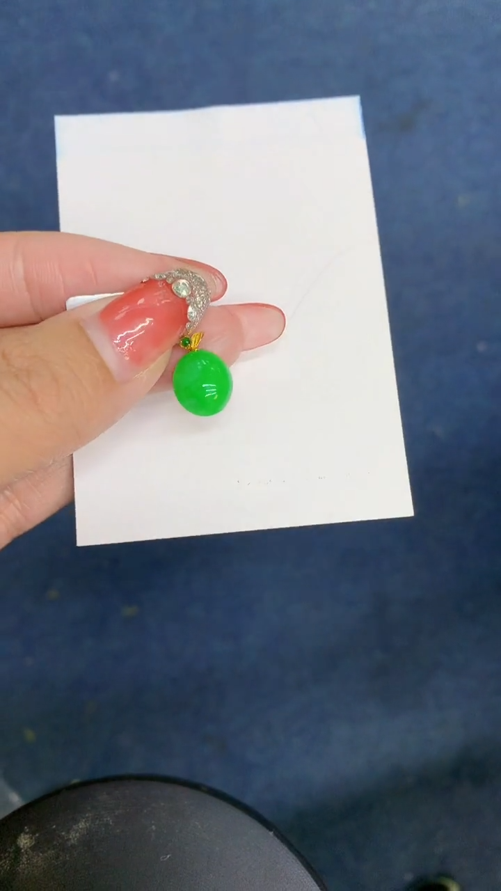 颈饰18K金镶嵌翡翠1