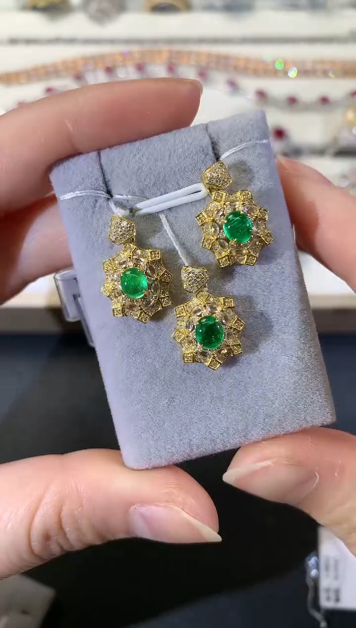 【闪购商品】祖母绿吊坠18K金镶嵌多样性发其一D44|2980