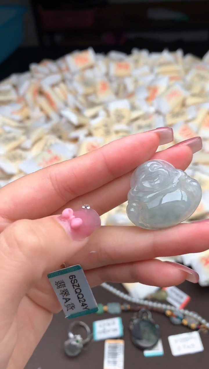 【闪购商品】翡翠挂件未镶嵌 — 