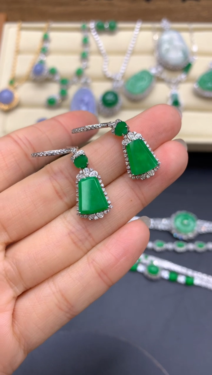 【闪购商品】翡翠耳饰18K金镶嵌582-中国好珍宝