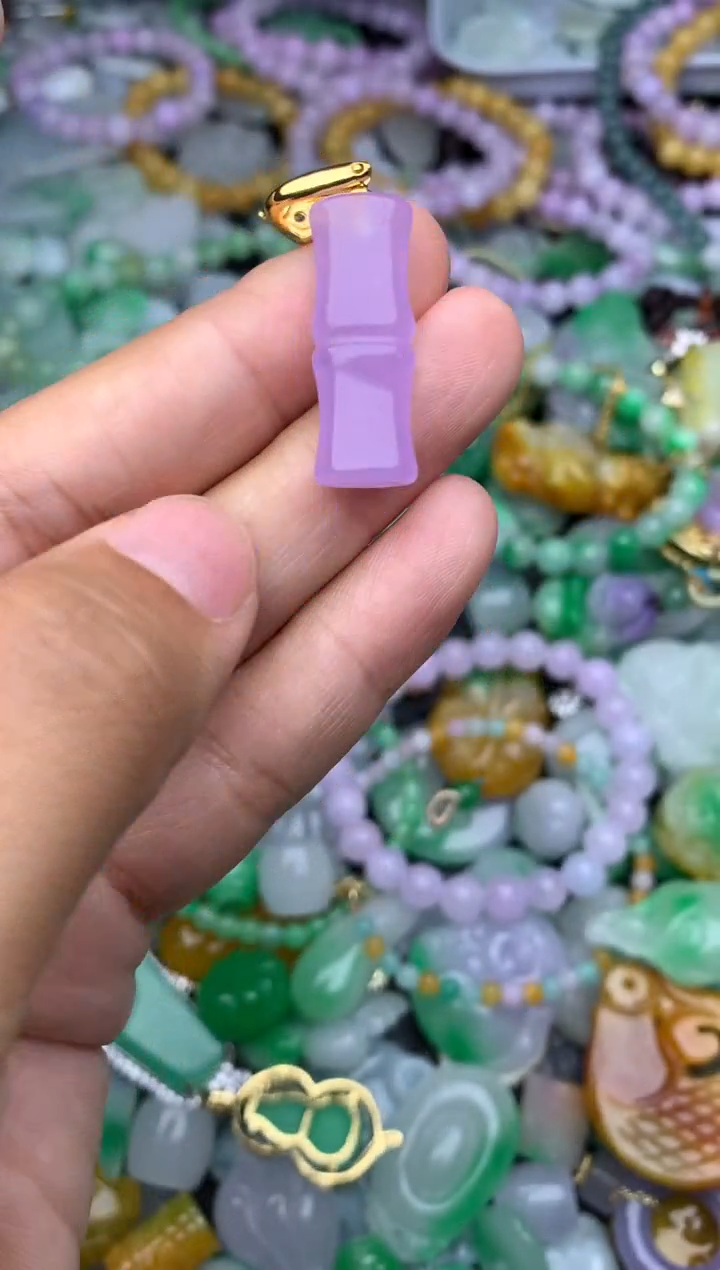 颈饰未镶嵌翡翠天然缅甸翡翠吊坠