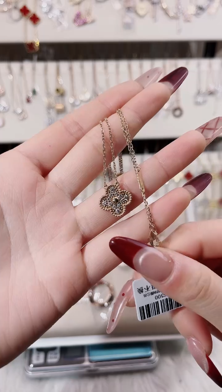 【闪购商品】钻石颈饰18K金镶嵌18K金镶嵌钻石 K玫