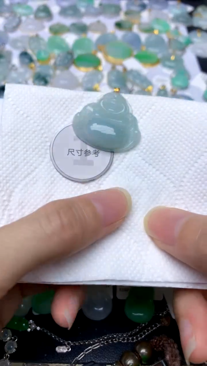 颈饰18K金镶嵌翡翠天然A货翡翠