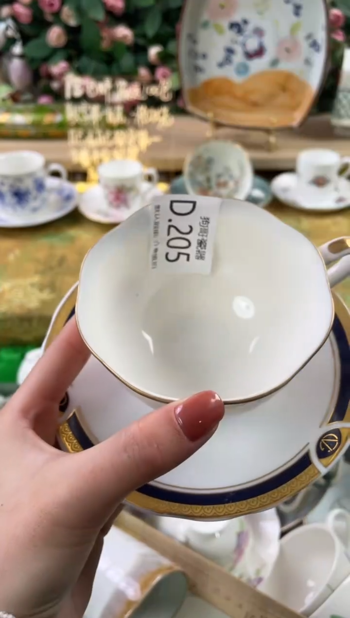 瓷片小***爱205狗哥瓷器直播间111