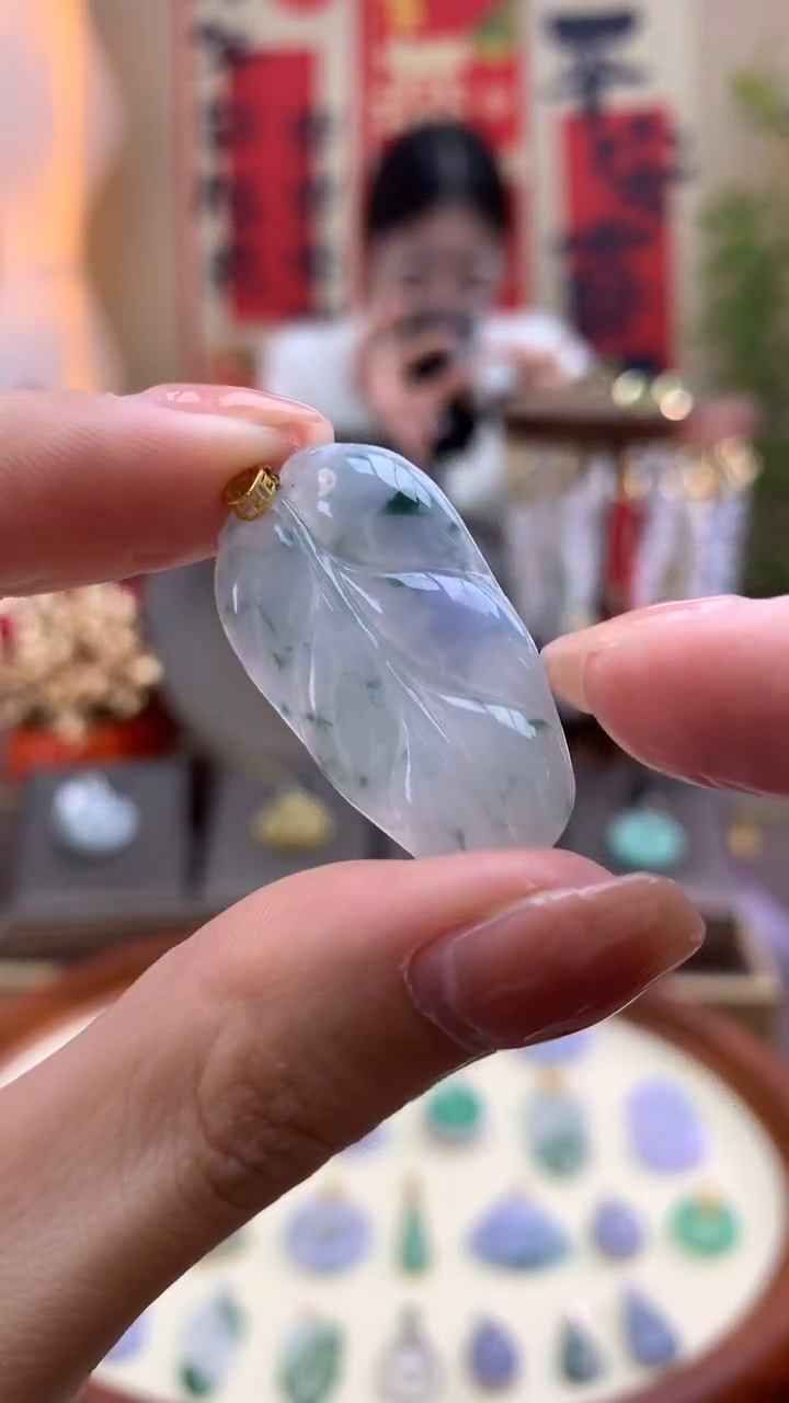 【闪购商品】翡翠颈饰18K金镶嵌叶子