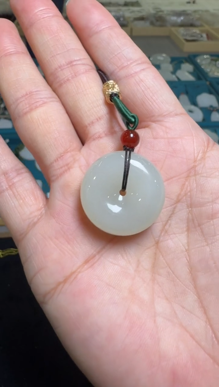 【闪购商品】和田玉吊坠未镶嵌平安扣配绳