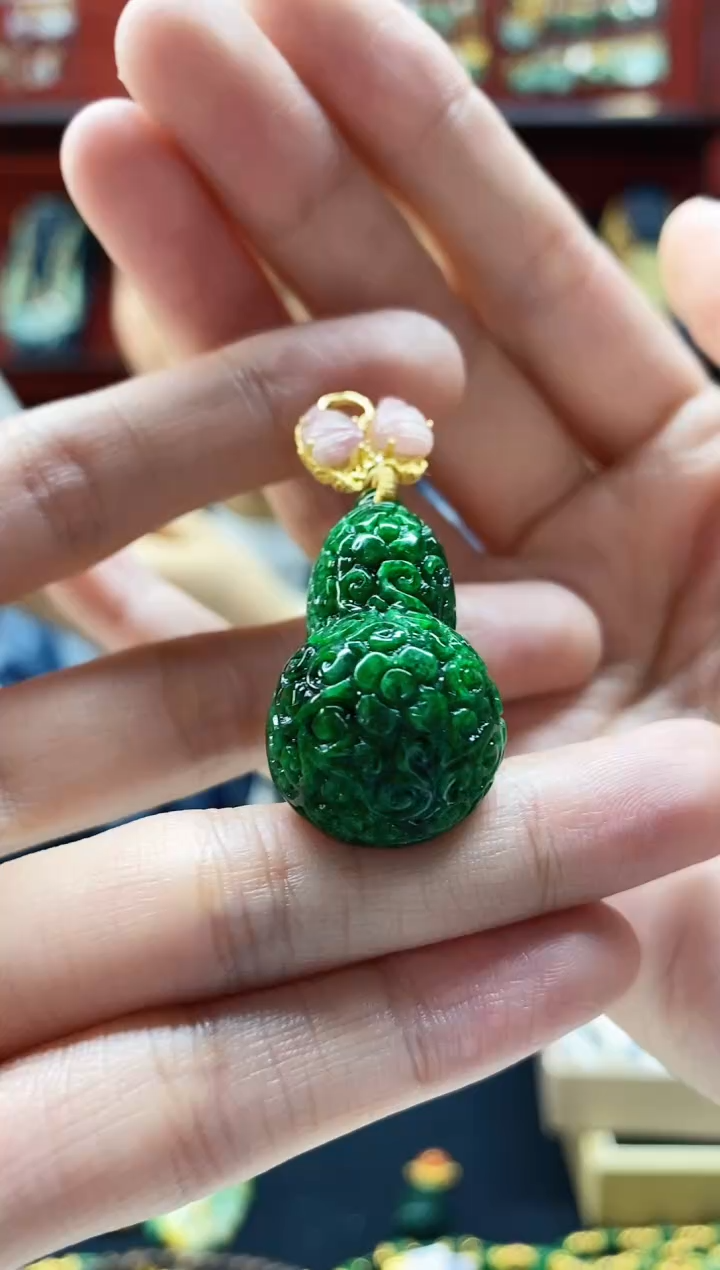 颈饰未镶嵌翡翠吊坠