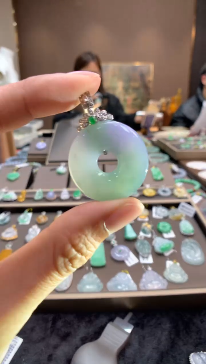 【闪购商品】翡翠颈饰未镶嵌甜甜圈