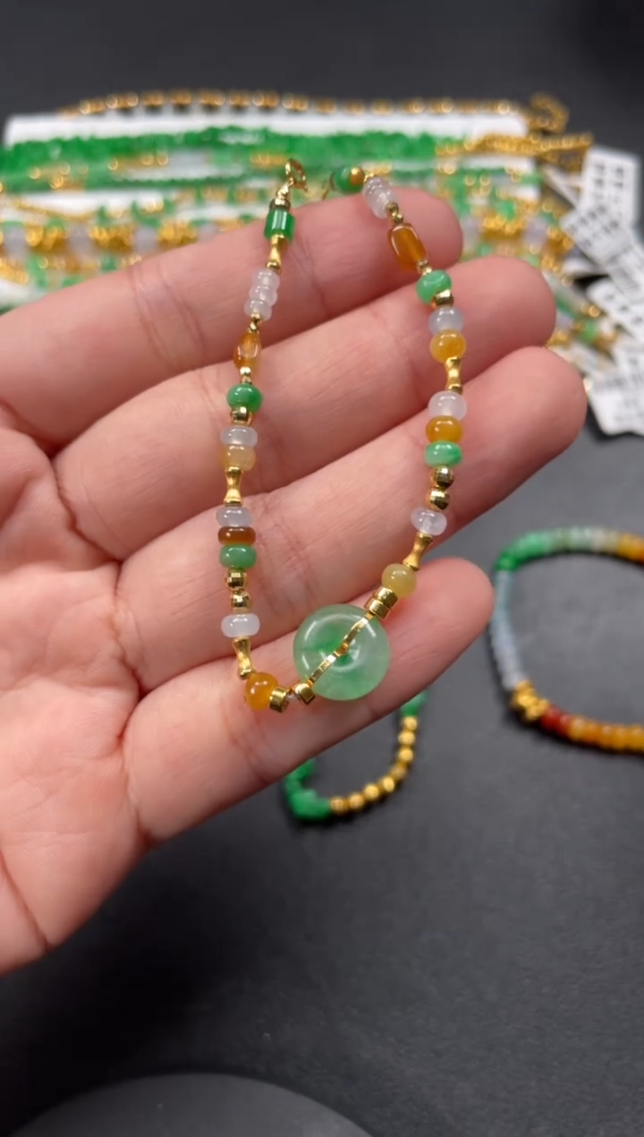 18K金镶嵌手链翡翠一条  P553