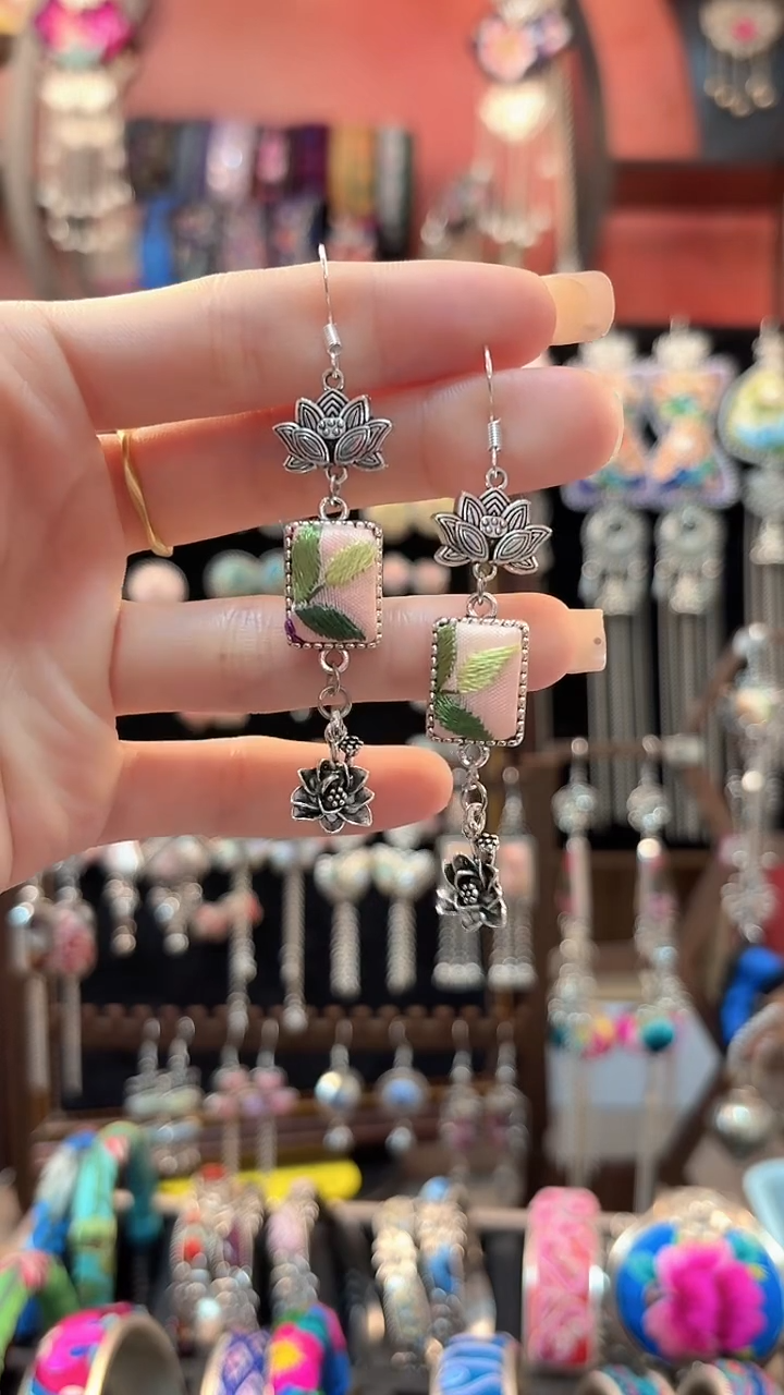 织绣 云织谣民族风精美饰品 175