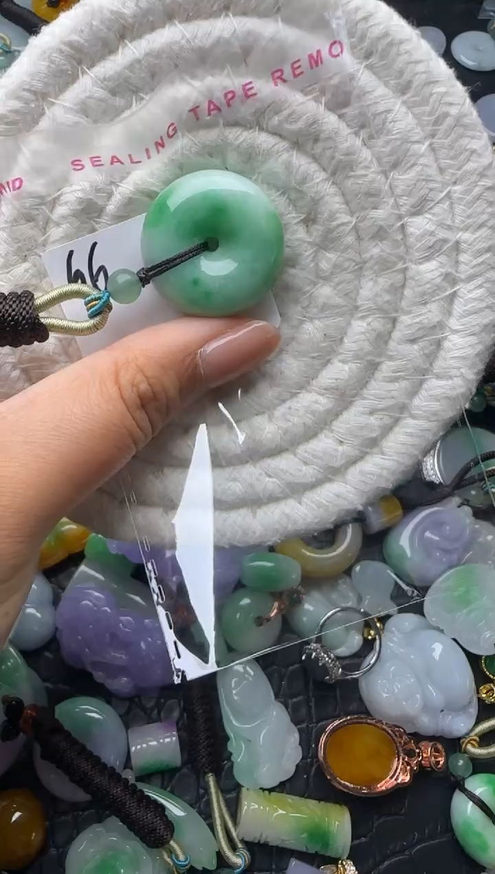 颈饰未镶嵌翡翠缅甸翡翠吊坠