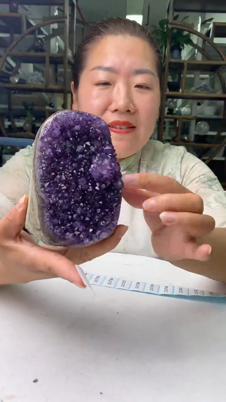 水晶珠宝半成品未镶嵌紫晶洞D731