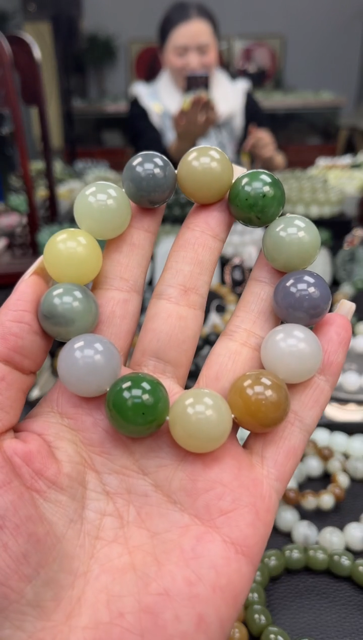 【闪购商品】和田玉手串未镶嵌多宝卡18