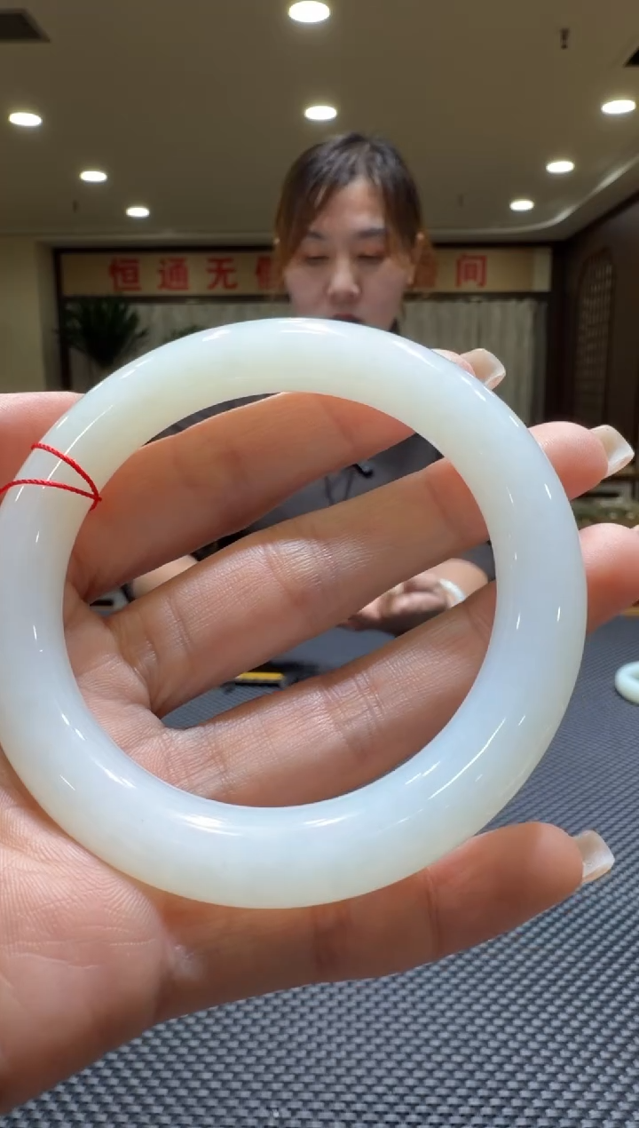 颈饰未镶嵌和田玉手镯58圆条