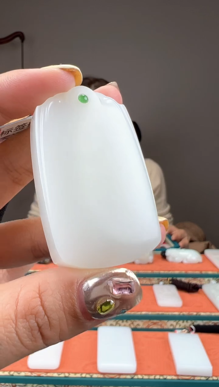 【闪购商品】和田玉颈饰未镶嵌1