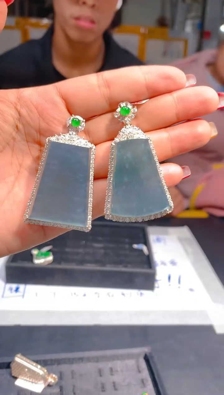 【闪购商品】定制翡翠未镶嵌97定制翡翠-多样性发货 {发其 一}