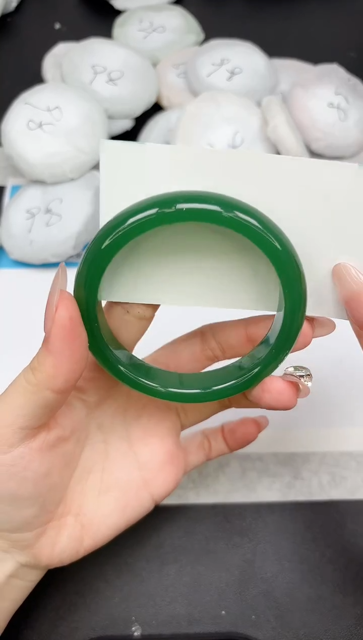 【闪购商品】石英质玉手镯未镶嵌240-62