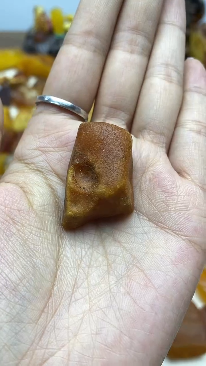 定制琥珀苏*、天然琥珀蜜蜡原石