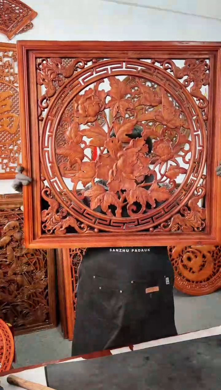 【闪购商品】香樟木木雕80*80   蝶恋花