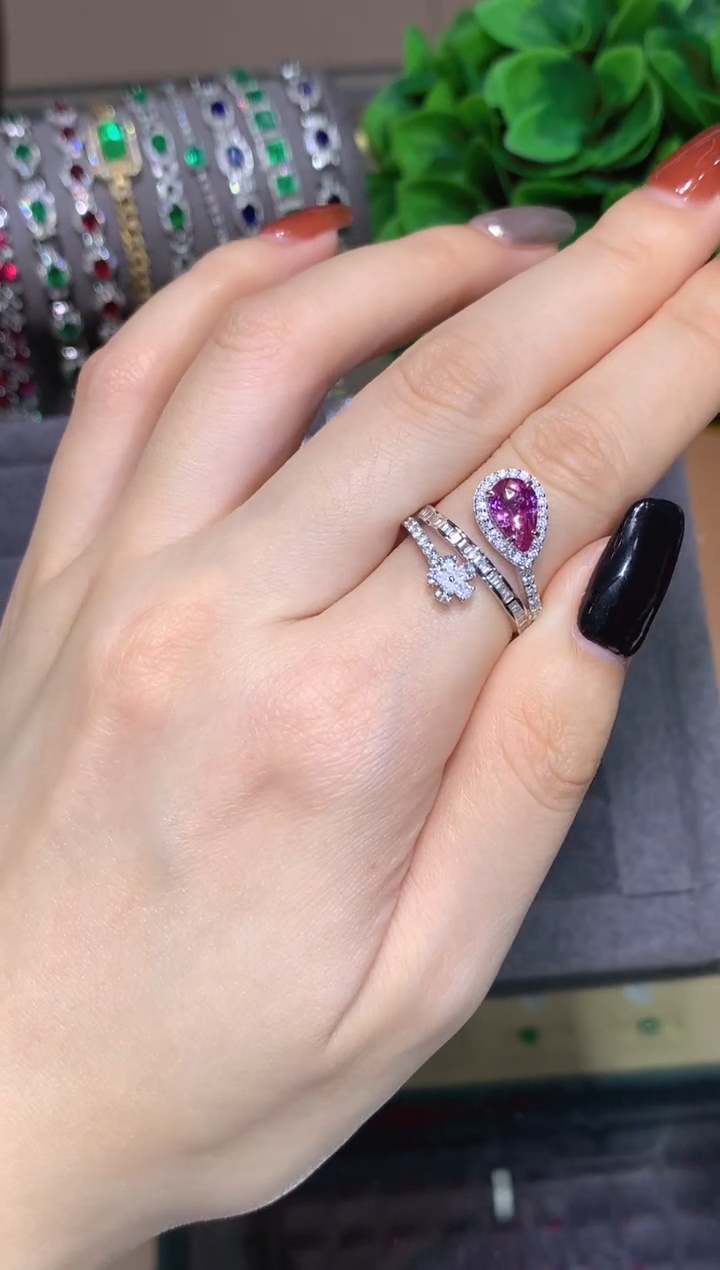 戒指彩色蓝宝石18K金镶嵌1.55CT