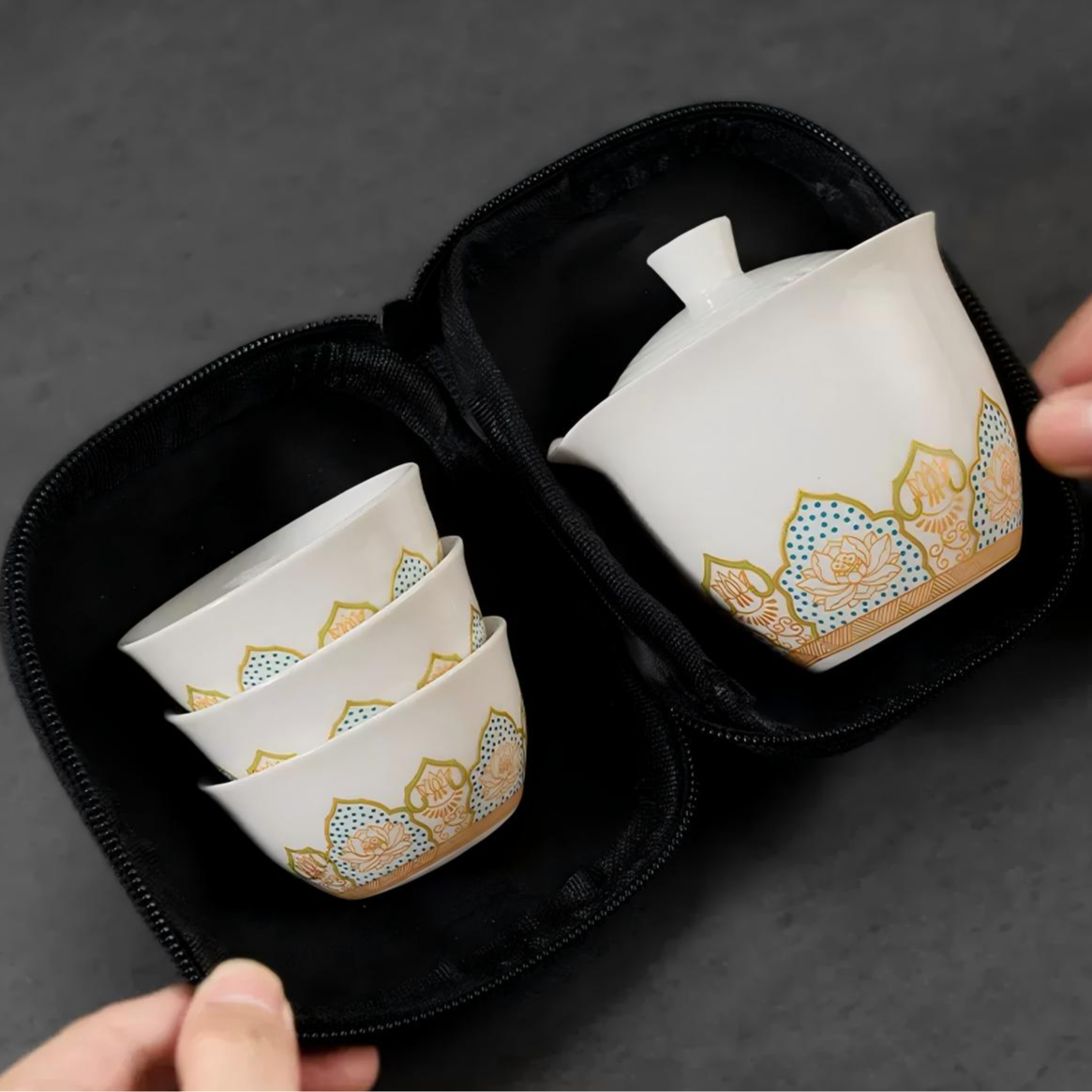 宝相花白瓷手抓三杯B0800