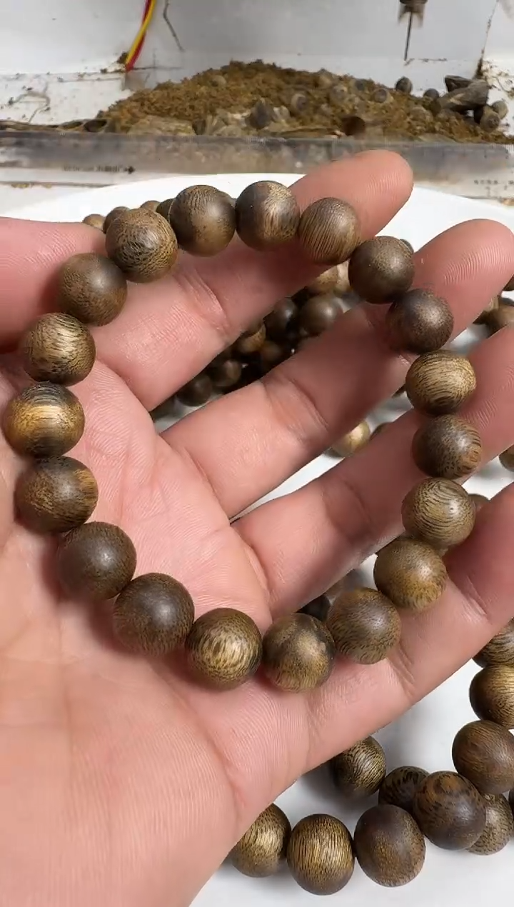 手串沉香乌身1.1规格单圈10克