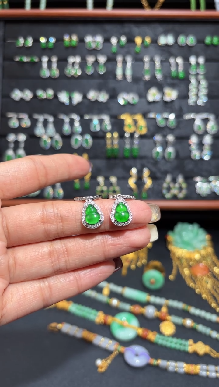 【闪购商品】翡翠颈饰未镶嵌葫芦/支持复检/一件