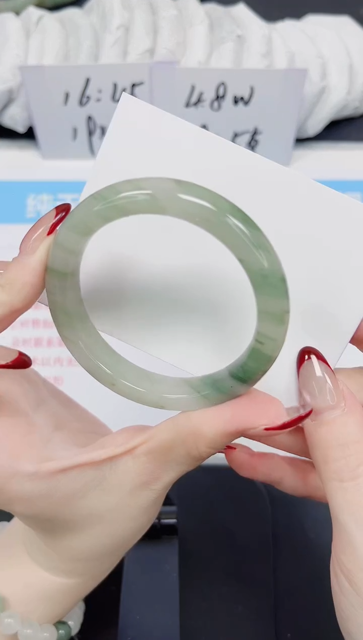 【闪购商品】石英质玉手镯未镶嵌316