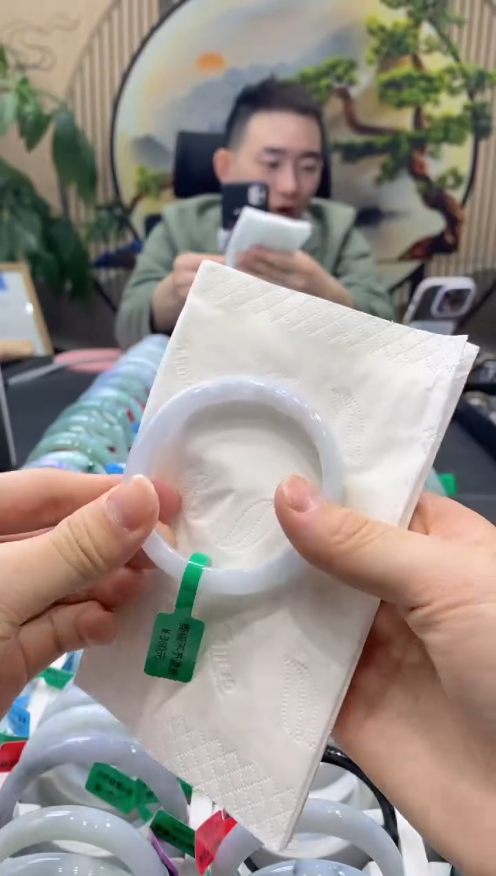 【闪购商品】翡翠手镯未镶嵌0000014912