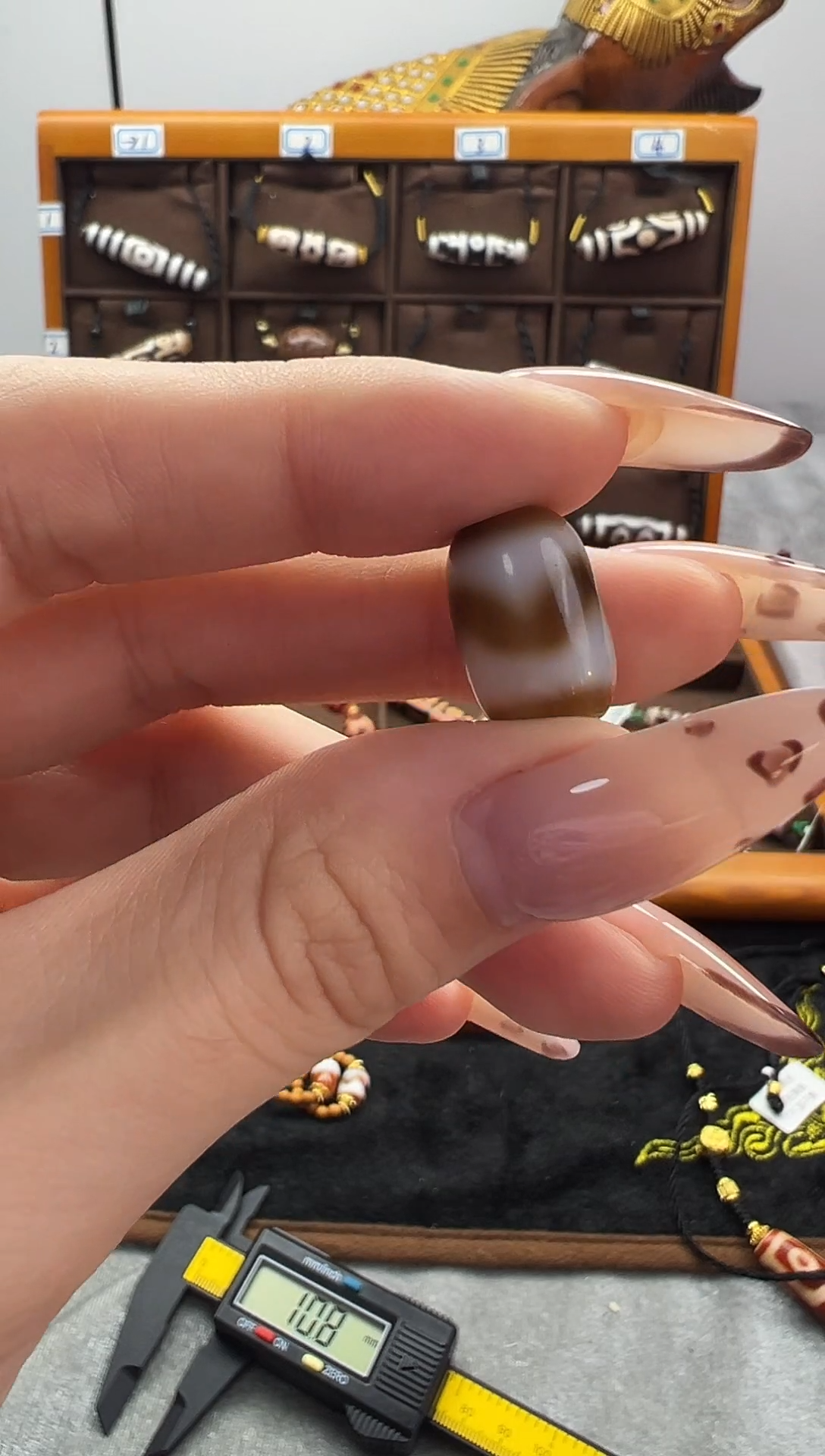 玛瑙/玉髓（覆膜）颈饰未镶嵌104.（微瑕）