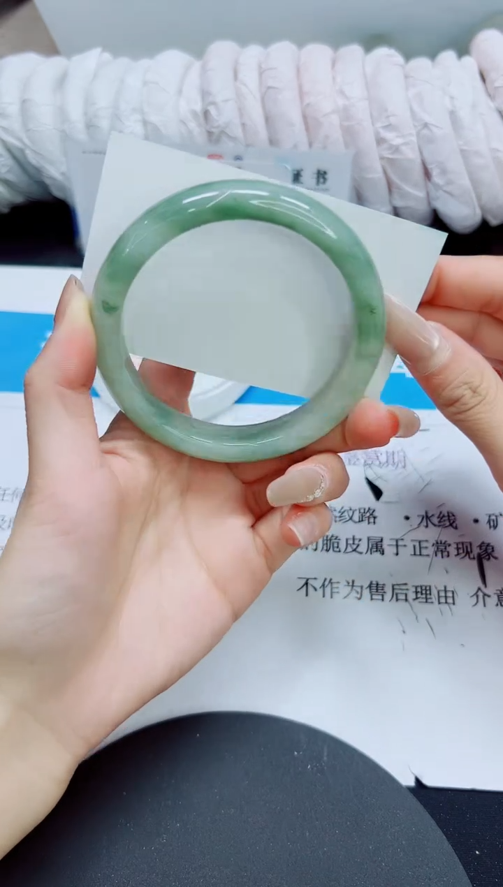 石英质玉未镶嵌手镯229/59