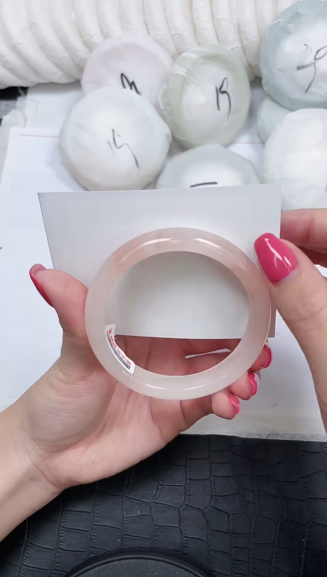 未镶嵌手镯石英质玉18-56.7