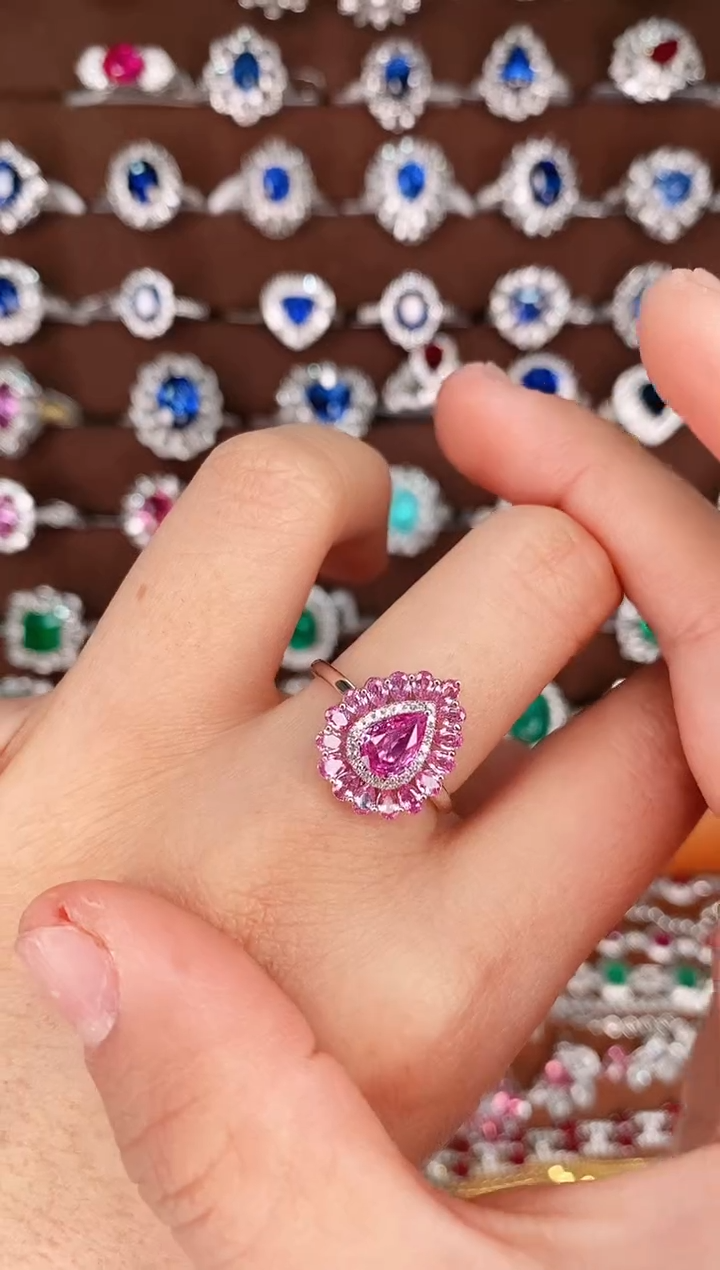 【闪购商品】彩色蓝宝石18K金戒指18K金镶嵌·