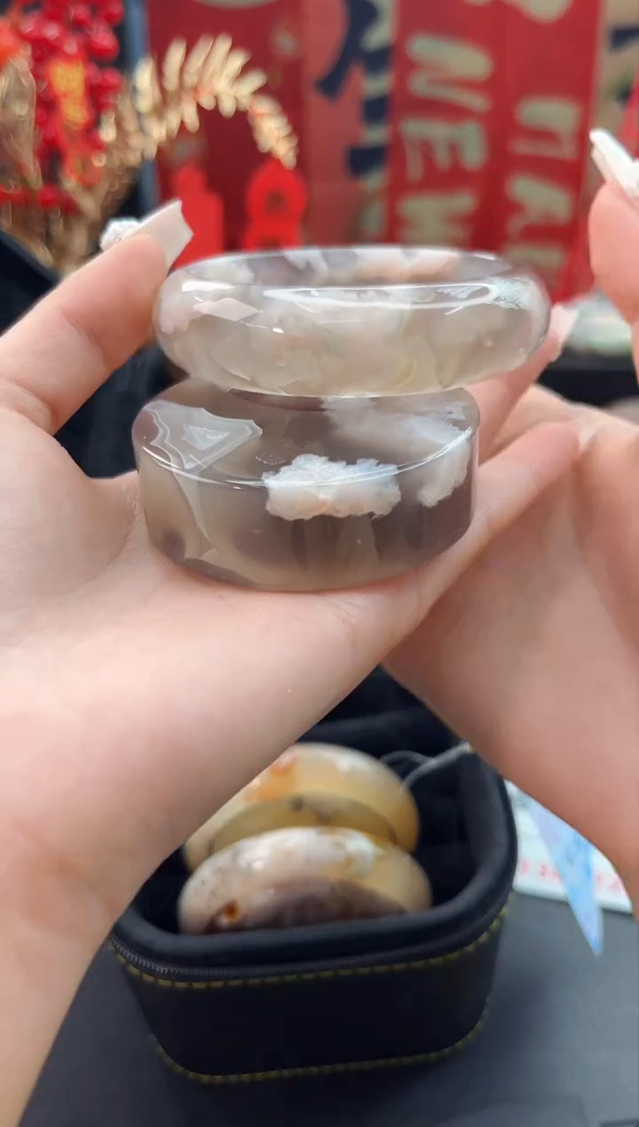 【闪购商品】石英质玉手镯未镶嵌赠送镯心（60圈口）