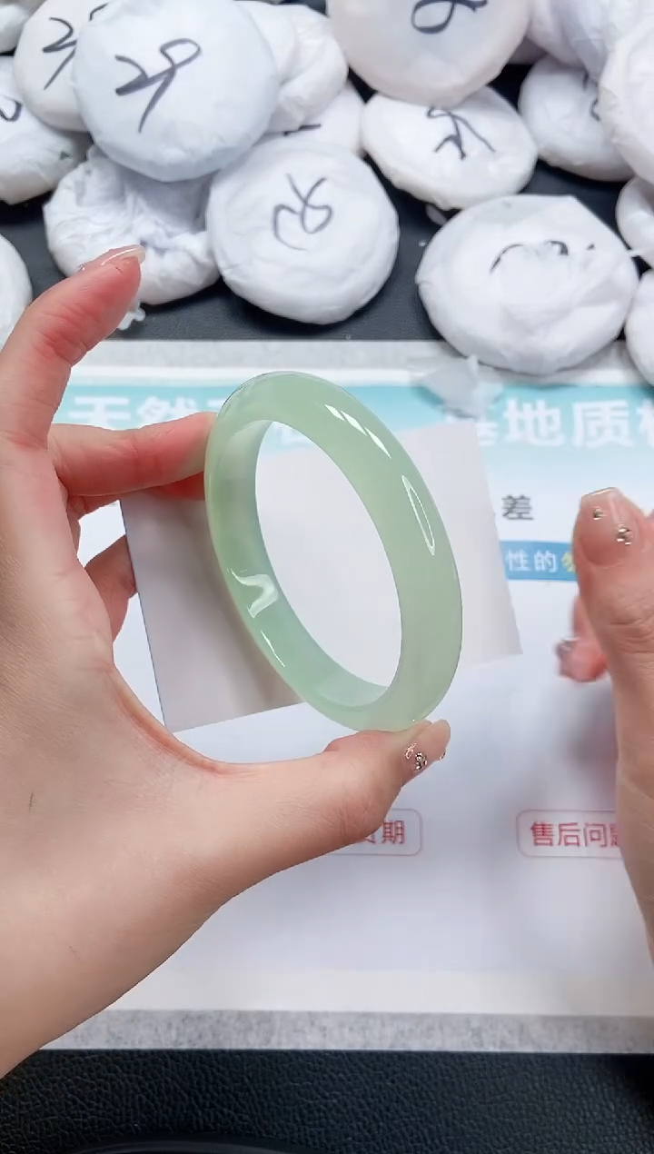 【闪购商品】石英质玉手镯未镶嵌 14L210-60