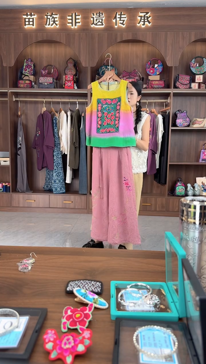 织绣扶光苗绣传承L15