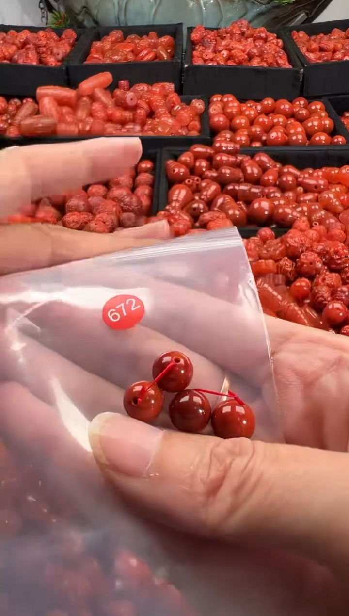 颈饰未镶嵌南红玛瑙1